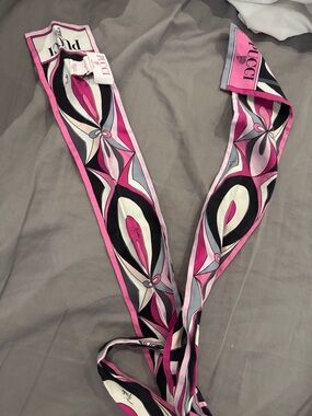 Emilio Pucci Pink Black White Geometric Silk Twilly